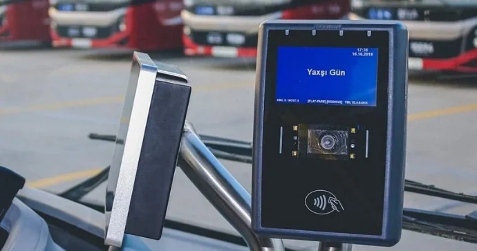 Avtobusda bank kartı ilə ödəniş mümkün oldu, ƏSAS MƏSƏLƏ YENƏ DƏ QALDI