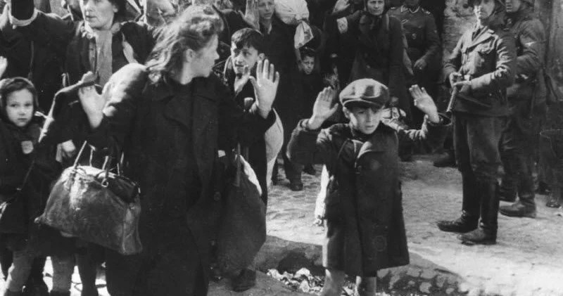 Qəza, əzab, xəstəlik qaraçılar nasistlərə lənət yağdırıblar və bəziləri ona düçar olub