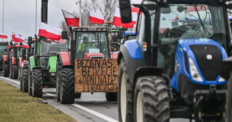 Polşa polisi etirazçıların traktorlarını Varşavaya buraxmır