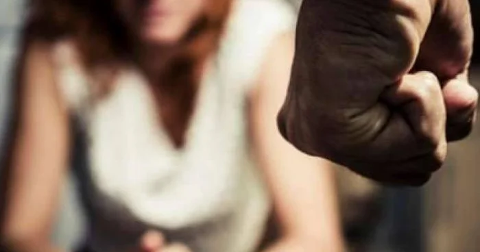 Bakıda 38 yaşlı kişi gecəyarısı görüşdüyü qıza xəsarət yetirdi TƏFƏRRÜAT