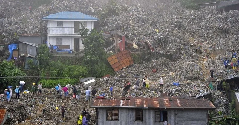 На Филиппинах лавина мусора накрыла рабочих: идут поиски 38 человек