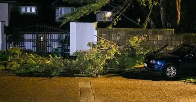 Böyük Britaniyada 60 minə yaxın ev işıqsız qalıb