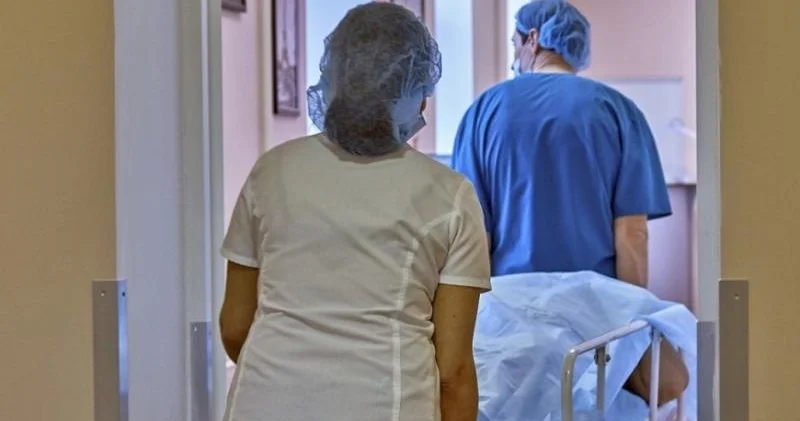 “MedAura” Klinikasında xəstə komaya düşdü Cərrah və anestezioloqla bağlı cinayət işi açılıb