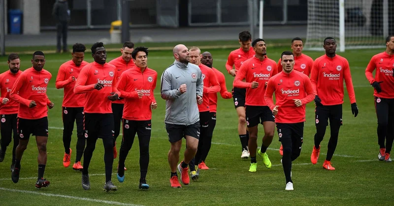 Ayntraxt Frankfurt Qarabağ la oyundan əvvəl Bakıda açıq məşqə çıxmayacaq