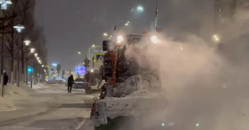 Снежный Армагеддон в столице России: ВИДЕО