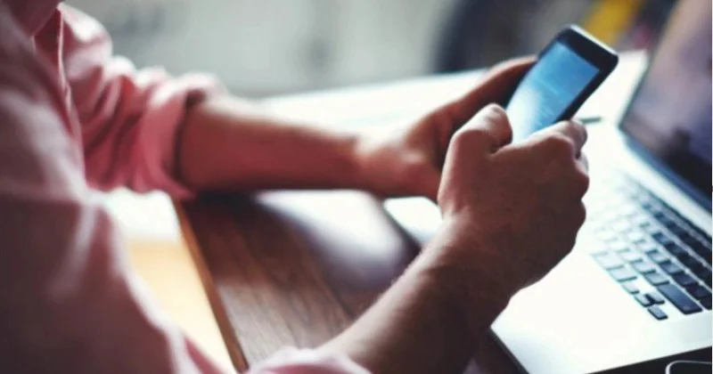 Bunları əsla etməyin! Fərqinə varmadan insanları bədbəxt edən 8 axşam vərdişləri hansılardır?