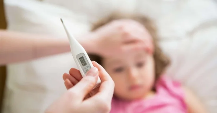 Hərarəti olan uşağa bunları etmək yanlışdır