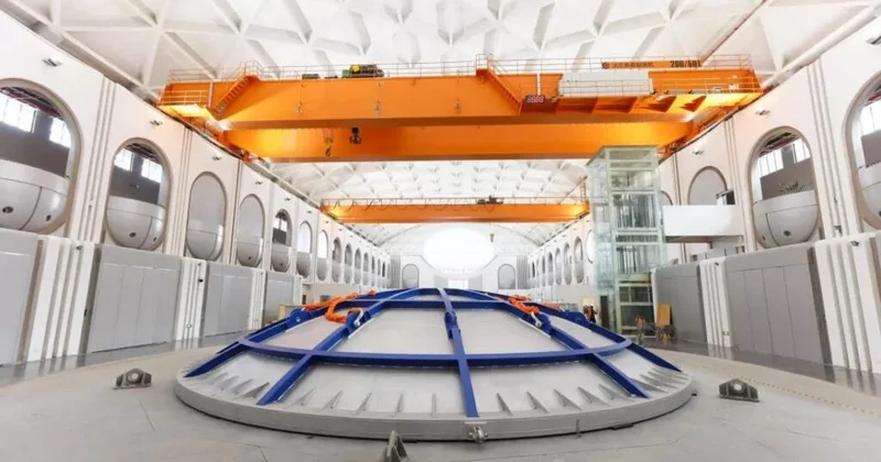 Çin dünyanın ən gücü hiper cazibə maşınını istifadəyə verdi FOTO