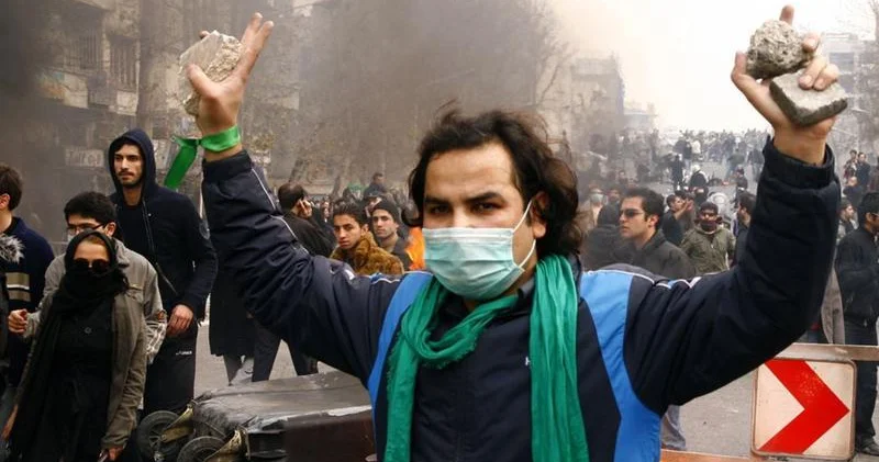 Güney Azərbaycan şəhərlərində etiraz aksiyaları başladı Video