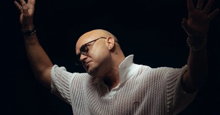 Мири Юсиф и его дочь Адель в танцевальном видео Old vs New