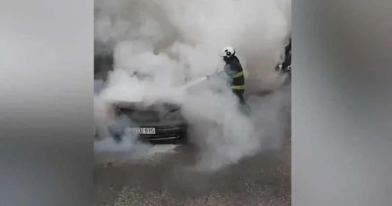 Maşın yolun ortasında yandı VİDEO