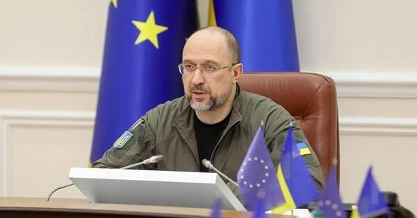 Denis Şmıqal istefa verdi