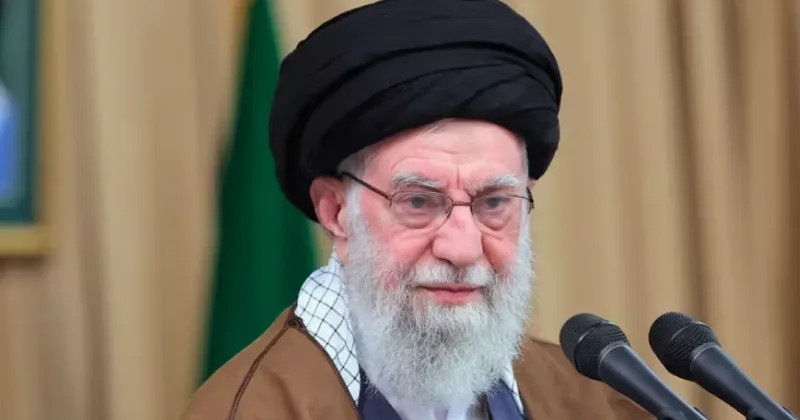 Хаменеи: Руки президента США запачканы кровью более 1000 иранцев