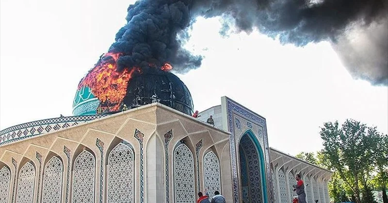 İranda 25 məscid yandırılıb, 26 bank talan edilib