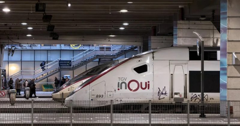 Ветер до 213 км/ч: циклон Горетти парализовал движение во Франции