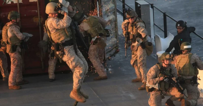 А Китай продолжает помогать Ирану… наша корреспонденция