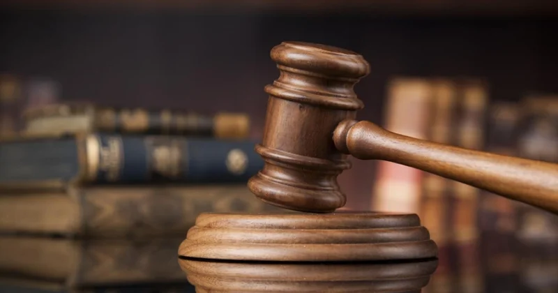 Qanunsuz orden və medal hazırlamaqda təqsirli bilinən QHT rəhbərinin məhkəməsi başlayır