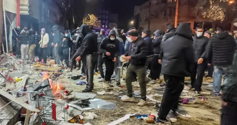 İranda etirazlar qanlı mərhələyə keçdi: ölənlərin sayı 45 ə çatdı