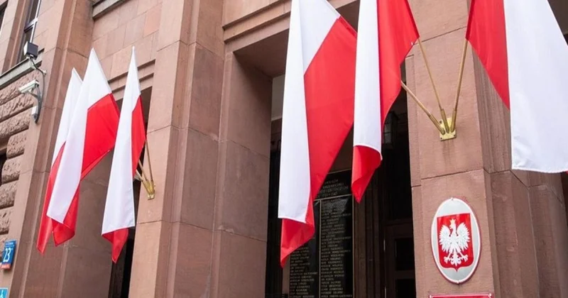 Скандал между Польшей и Венгрией