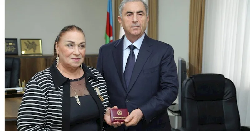 “Hacıqabul” qəzetinin baş redaktoru yubiley medalı ilə təltif olunub FOTOLAR