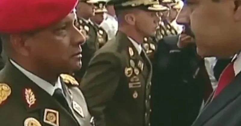 Генерал майор, отвечающий за охрану Мадуро, отстранен от должности