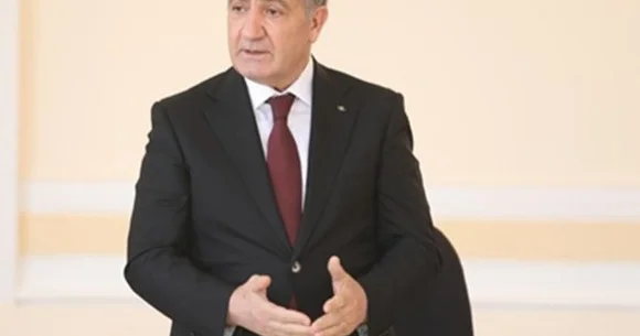 Dilimizin Akademiki, ana dilinin Prezidenti