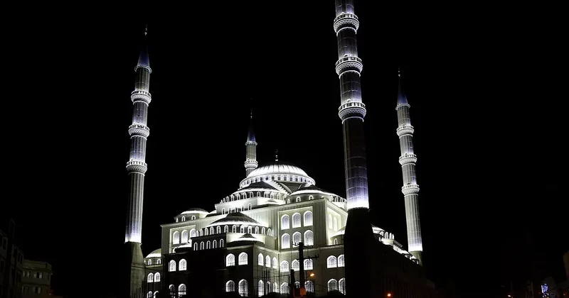 Силы безопасности Ирана открыли огонь по протестующим после пятничной молитвы