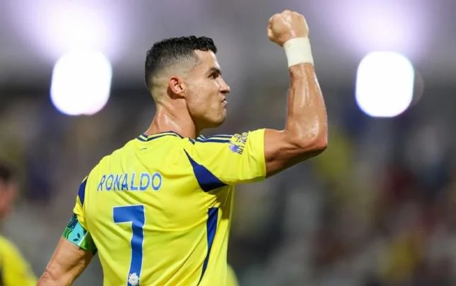 Ronaldo yeni müqavilə imzaladı