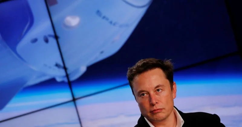 Илон Маск: SpaceX будет уделять приоритетное внимание созданию саморазвивающегося города на Луне