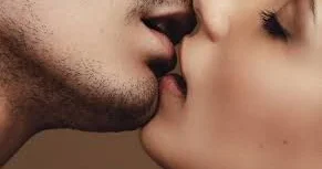 Öpüşün 12 növü Mənaları