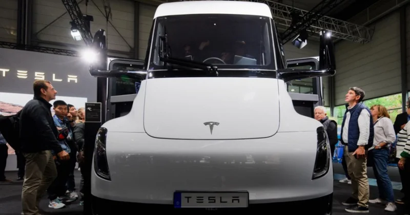 Mask “Tesla Semi” yük maşınlarının kütləvi istehsalının başlandığını elan etdi