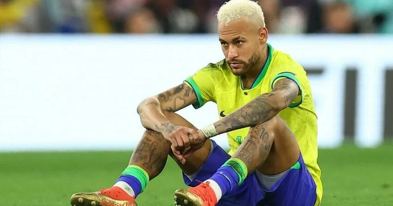 Neymar futboldan GEDİR?