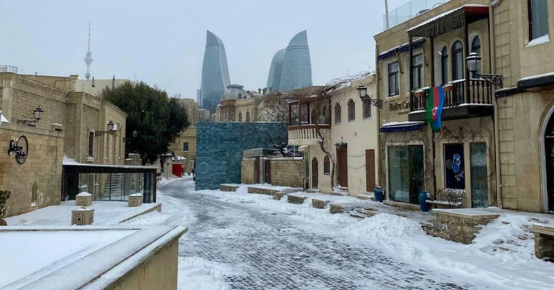 В Баку завтра снег