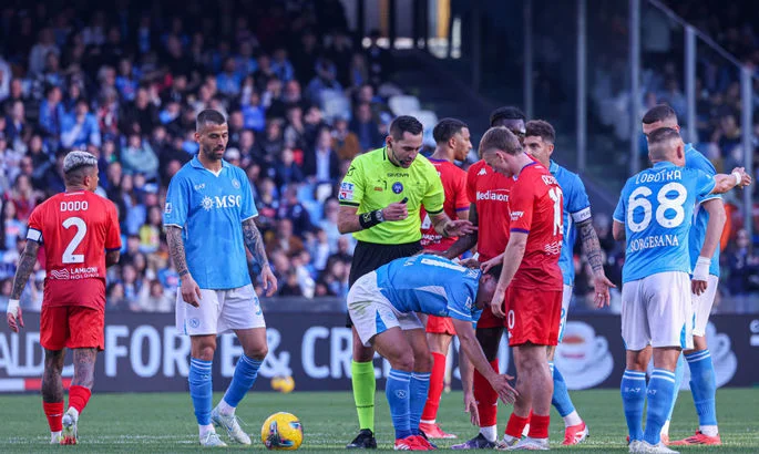 Napoli qara zolaq dan çıxdı