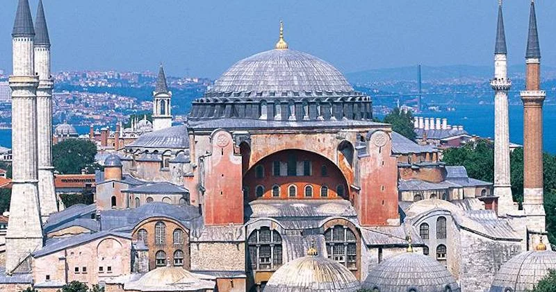 Əsrlərin sükutu: Ayasofyanın qübbəsindən bizə boylanan tarix