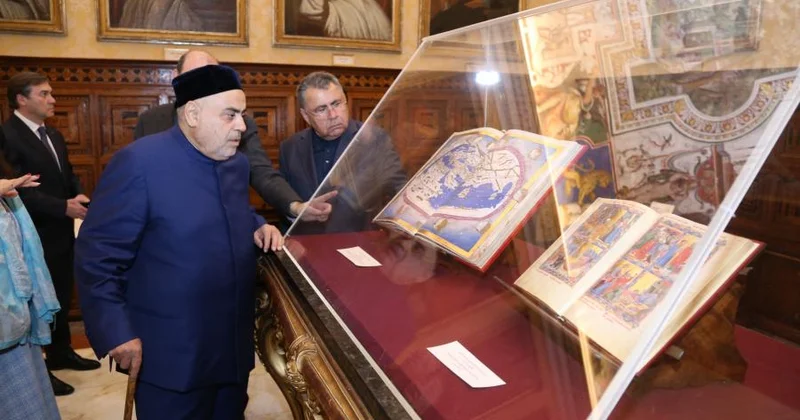 Allahşükür Paşazadə Vatikan Həvari Kitabxanasında olub