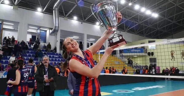 Полина Рагимова завоевала Кубок Греции с "Паниониосом" ФОТО