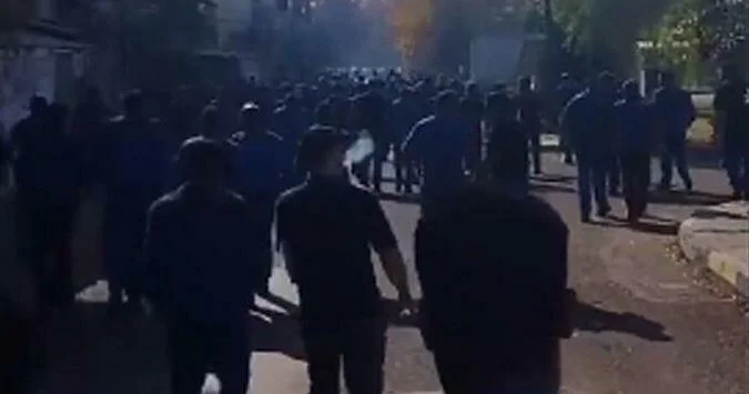 Əhali yeni ali rəhbəri qeyd edir, İsrail Kirmanşahı vurur Video