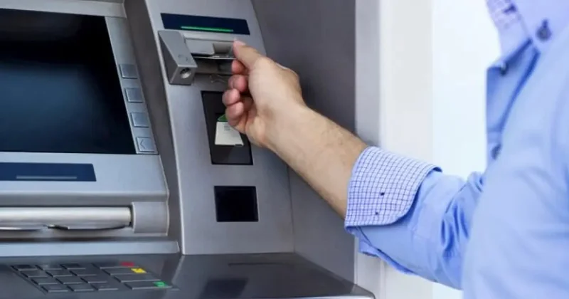 Bu saatlarda qətiyyən ATM dən pul çıxartmayın!