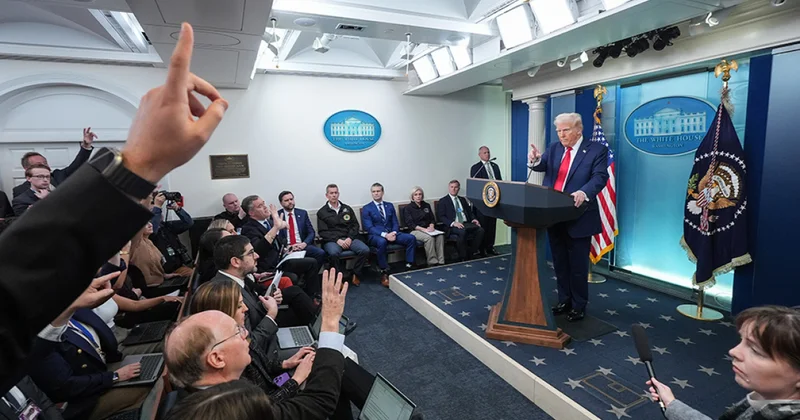 Трамп: Военные сказали мне, что потопить корабль веселее