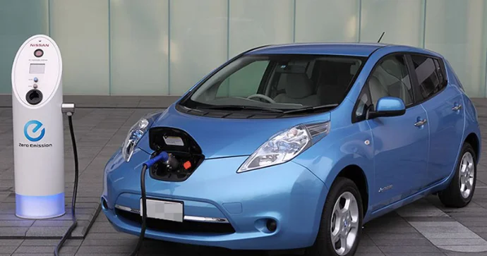 Yağışlı havada elektrikomobil sürmək təhlükəlidirmi? Ekspert real vəziyyəti AÇIQLADI