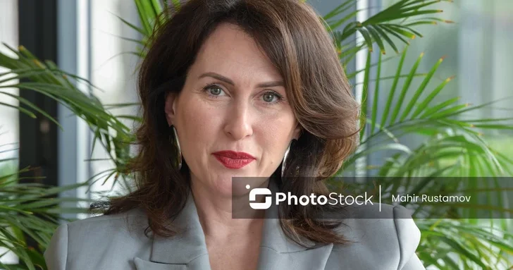 Power Woman, цветочные принты и колорблокинг: азербайджанский стилист о главных трендах сезона