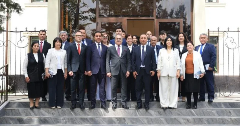 Deputat Elnarə Akimova Özbəkistanda Azərbaycanşünaslıq mərkəzinin açılışında çıxış edib