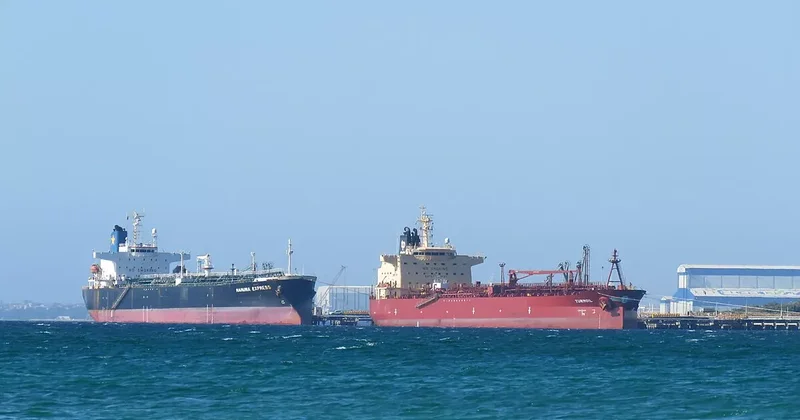 Индия добивается ускорения поставок нефти через Ормузский пролив