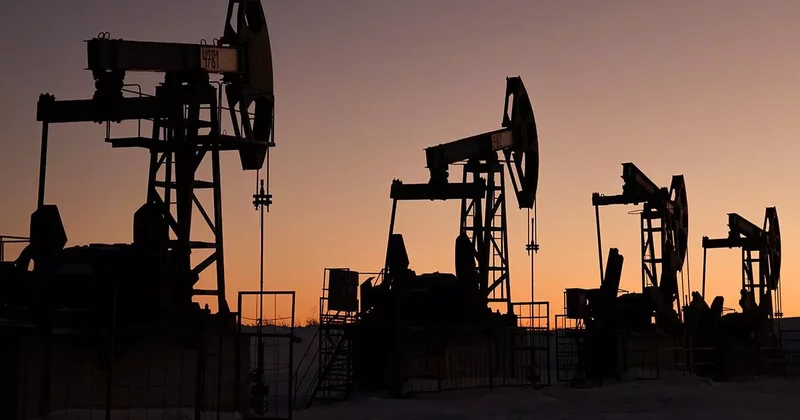 Bloomberg: Цена нефти до конца года может остаться выше ста долларов за баррель