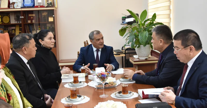 Özbəkistanlı qonaqlar Milli Kitabxananı ziyarət edib