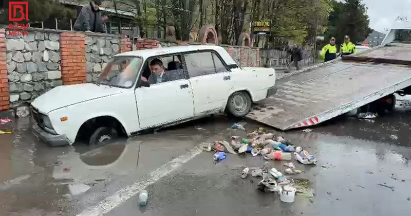 Yağışlı yolda sürət həddini aşıb divara çırpıldı FOTO VİDEO