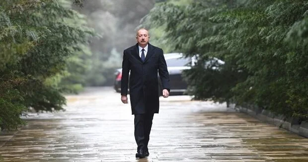Prezident faşizmlə mübarizədə həlak olanların xatirəsini andı