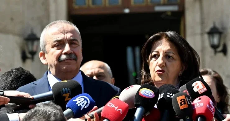 Pərvin Buldan İtaliyada qəzaya düşdü