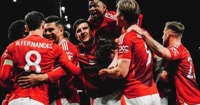 Old Trafford da gözəl hücumlar və qollar Video
